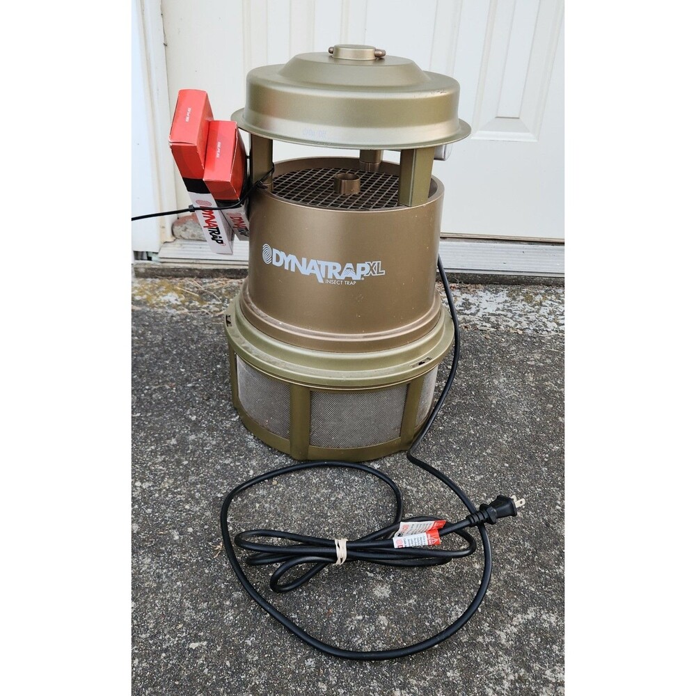DynaTrap DT2000XLP Insect Trap EXTRA NEW BULBS Mosquito Repellent Acre Coverage